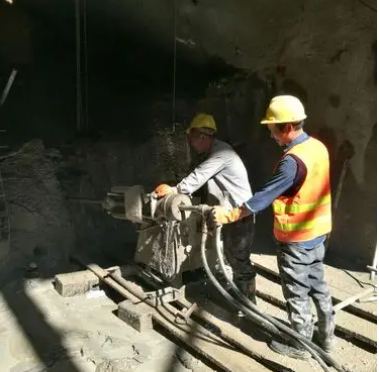 龙门镇水下抗分散灌浆料特点 水下不分散注浆料介绍