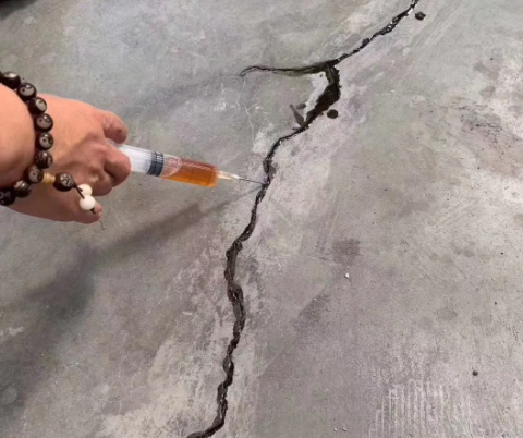 龙门镇混凝土裂缝修补技术详解​